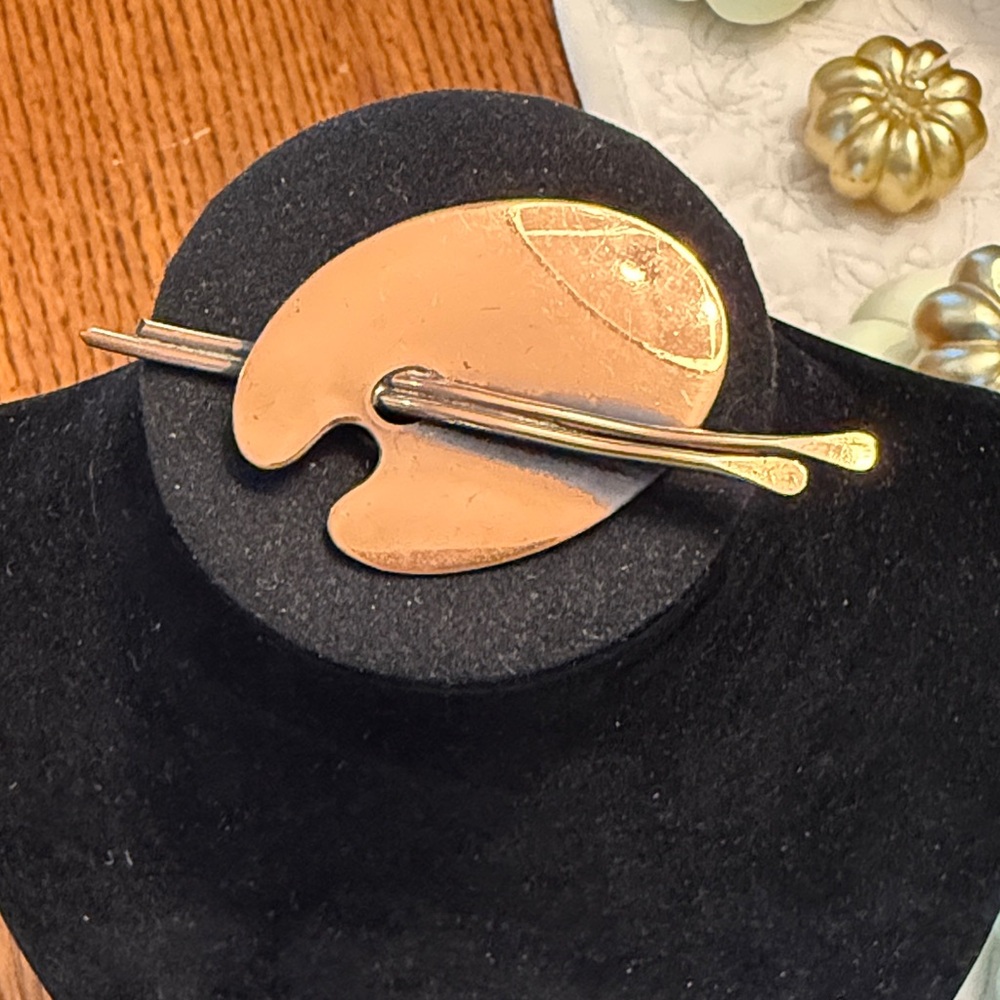 Cooper brooch by Kim